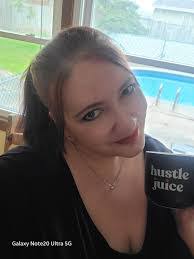 Ashley Arnone's Instagram, Twitter & Facebook