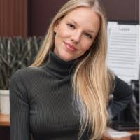 Laura Burnside's Instagram, Twitter & Facebook