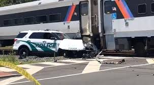 Download & install nj transit mobile app 2021.3.0a app apk on android phones. Nj Transit Train Smashes Into Police Suv On Tracks
