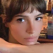 Brenda daniela asnicar mendoza, más conocida como brenda asnicar, es una actriz y cantante, nacida el 17 de octubre de 1991 en buenos aires, argentina. Tmrzgc4xorgz7m