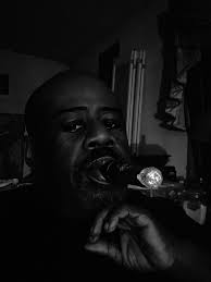 Are there any cigar lounges in Grindelwald, Interlaken or Zurich?