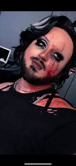 Chat names spit.fire, thomdrill, vicious.dezire?