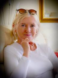 Hollie Simmonds (@holliesimm)