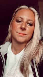 Samantha Garman's Instagram, Twitter & Facebook