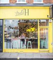 Little H Cali Style Smoothie Snack Bar In Fulham Perfect For Protein Shakes And Porridge Post Pilates Recom Cafe Design Cafe Interior Design Cafe Decor