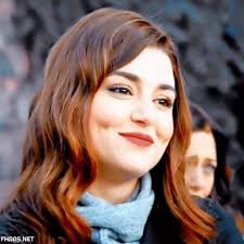 عرفت الفنانة والممثلة التركية هاندا ارتشيل بأنها من أبرز الممثلات التي إكتسبت شهرة كبيرة وواسعة في مجال التمثيل، حيث أن الممثلة هاندا ارتشيل ولدت بتاريخ 14/2/1993 ميلادي في دولة تركيا، كما أنها عملت. Ù‡Ø§Ù†Ø¯Ø§ Ø§Ø±ØªØ´ÙŠÙ„ ØªØ­ØªÙÙ„ Ø¨ÙˆØµÙˆÙ„Ù‡Ø§ Ù„Ù€ 20 Ù…Ù„ÙŠÙˆÙ† Ù…ØªØ§Ø¨Ø¹ Ø¹Ø¨Ø± Ø§Ù†Ø³ØªØ¬Ø±Ø§Ù… ÙÙ† ÙˆØ«Ù‚Ø§ÙØ© Ø§Ù„ØµØ¨Ø§Ø­ Ø§Ù„Ø¹Ø±Ø¨ÙŠ