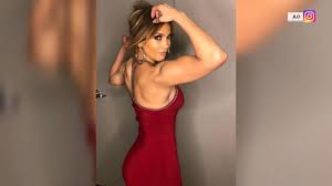 And well, google images had to be created because of it. Jennifer Lopez Poses For Instyle Magazine In Valentino Green Dress