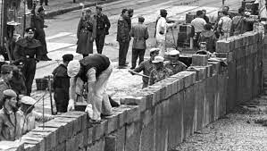 Und was wissen die deutschen über ihr eigenes land? 58 Jahrestag Der Tag An Dem Die Mauer Gebaut Wurde Archiv