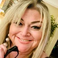 Ashley Nutter's Instagram, Twitter & Facebook