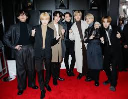 Bts' v branded a 'heartthrob' following grammys 2020 appearance as fans swoon over 'guy in all black'. Bts Arrives On Red Carpet Ahead Of Debut Grammys Performance