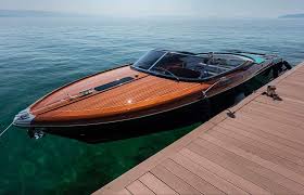 Pin By Herman Willemsen On Yachts Wooden Speed Boats Riva Yachts Boat Design