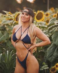 Kindly Myers: Badass Busty Army Veteran (OnlyFans Review) | fanscribers.com