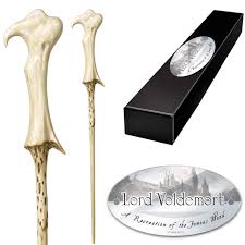 Walnut and dragon heartstring, 12 3/4 inches, unyielding. The Noble Collection Lord Voldemort Character Wand 14 7in 37 5cm Harry Potter Wand With Metal Name Tag Harry Potter Film Set Movie Props Wands Buy Online In Brunei At Brunei Desertcart Com