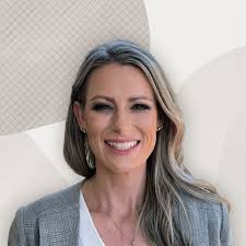 Make every customer interaction matter by connecting all your marketing,  sales, ecommerce, and service data using Oracle Customer Experience (CX).