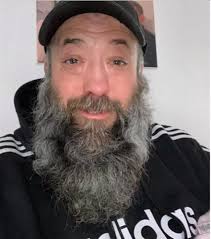 Scot's incredible transformation after shaving beard off in tribute to  'amazing' hospice nurses