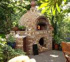 Outdoor brick pizza oven