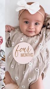 Monthly Milestone for Baby Photos Wood Round