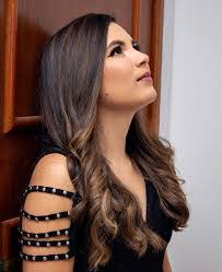 Alicia Almeida's Instagram, Twitter & Facebook