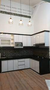 Dapur L Bernuansa Homey Saya Pilih Warna Putih Glossy Karena Terkesan Elegant Dengan Perpaduan Top Table Granit Nero Warna H Ide Dapur Warna Dapur Meja Dapur