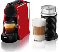 Je stelt namelijk zelf de waterhoeveelheid in per koffiespecialiteit. Buy Nespresso By Magimix Essenza Mini Coffee Machine With Aeroccino Ruby Red Free Delivery Currys