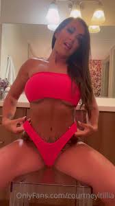 Courtney Tillia BBC dildo orgasm