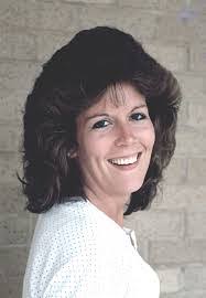 Suzanne Crump's Instagram, Twitter & Facebook