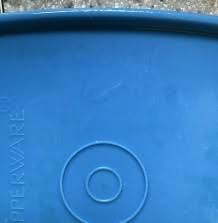 Edding können sie meist schnell von glatten oberflächen wie fliesen, keramik, kunststoff, glas oder beschichtetem holz entfernen: Flecken Von Stiften Farbe Tinte Entfernen 100 Tipps Frag Mutti