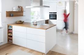 Beratung bei ihnen vor ort oder bei uns in der ausstellung. Unauffallig Integrierte Speisekammer Contemporary Kitchen Stuttgart By Neue Raume Die Kuchen Schreiner