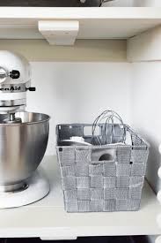 Aufbewahrung Mit Wenko Aufbewahrungskorb Kuchenorganizer Ideen Praktisch Kueche Organisieren Schrank Vorra Regal Kuche Aufbewahrung Kuchenschranke Organisieren