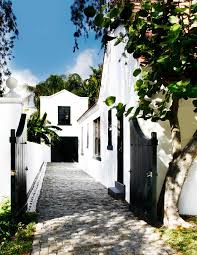 Black And White Spanish Style Home Exterior Magnificent Exterior Mediterranean Design Ideas For Black And White Apartment Decor Apartment Lifestyle Dutch House House Exterior Cape Dutch