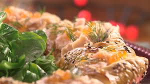 Couronne De Noel Au Saumon Carinne Teyssandier Saumon Saumon Poireaux Recette Entree Froide