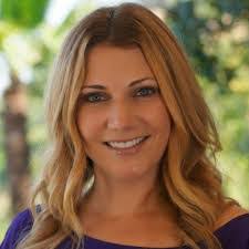 Danielle Frank's Instagram, Twitter & Facebook