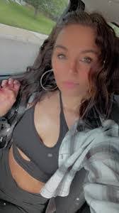 Kendra Berg's Instagram, Twitter & Facebook