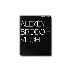 Click here for the most giftable coffee table books of 2017. Sophia 4 Pc Set Candle Gold Apple Coffee Table Books Nestset