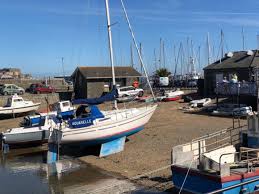 Port Guernesey Saint Peter Victoria Marina 50 Informations Maritimes Sur Le Port De Plaisance