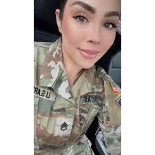 Sergeant First Class Delilah Limas (@yur.fav.army.recruiter) · Instagram  照片和视频