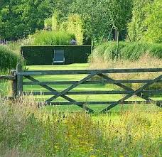 hout in de tuin chris ghyselen tuinarchitect tuin boerderij tuin hovenieren