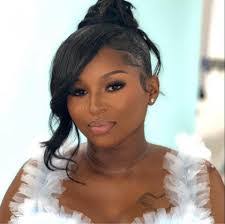 Shana Mills's Instagram, Twitter & Facebook