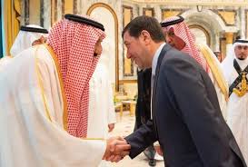 بالنسبة للأرض، فإنه في الانقلاب الصيفي يكون ميلان محورها نحو الشمس بدرجة أقصاها. Nezo2sucg Qkwm