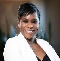 Lynnette Scott's Instagram, Twitter & Facebook