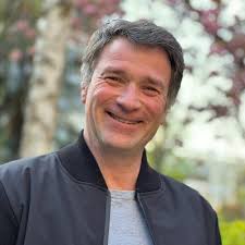 Cher réseau, J'ai le plaisir de vous annoncer qu'après 3 belles années à…