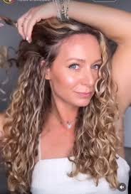 curly hair style