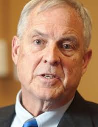 With DHHS under scrutiny in children's deaths, agency's chief announces his  retirement