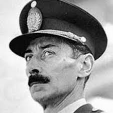 Llegó al poder en un golpe de estado que derrocó a la presidenta maría estela martínez de perón, y ejerció la dictadura más cruel y corrupta de la historia de la argentina. Jorge Rafael Videla Jorge Videla 81 Twitter