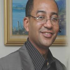 Felipe Peralta (@rumbolatino)