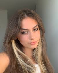 Valerie Ehrenfeld's Instagram, Twitter & Facebook