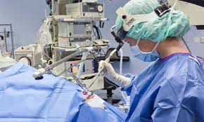 Mit zunehmendem alter sind die mandeln weniger an der immunabwehr beteiligt. Wann Mussen Die Mandeln Komplett Raus Healthcare In Europe Com