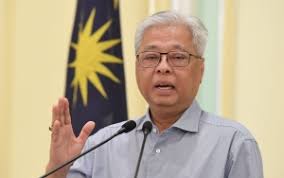 Beliau sendiri pernah bekerja bersama ismail sabri sebagai timbalan menteri kemajuan luar bandar dan wilayah (kklw) dan mengagumi kepimpinan beliau. Jr7jxspadp3gvm