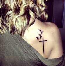Los 60 Mejores Tatuajes De Cruces Para Mujer Tatuaje de cruces para mujer. mejores tatuajes de cruces para mujer
