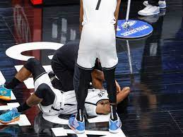 He laid on the ground for several moments, as the same fiserv forum crowd that booed him in kyrie irving's injury has forced him to be ruled out for the rest of game 4 against the bucks, which is a huge obstacle laid in the brooklyn nets' path. Kyrie Irving Injury Nets Point Guard Suffers Facial Injury Vs Bulls Sports Illustrated